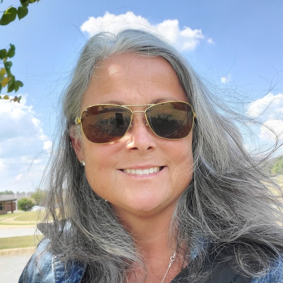 Meet your Posher, Kathryn - Picture 2 of 2